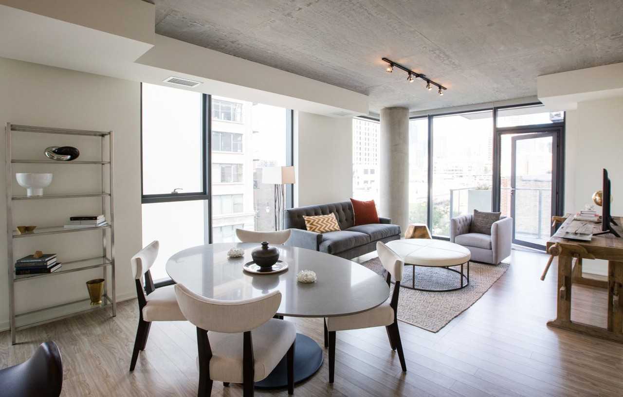 E Roosevelt Rd & S Wabash Ave ##1102