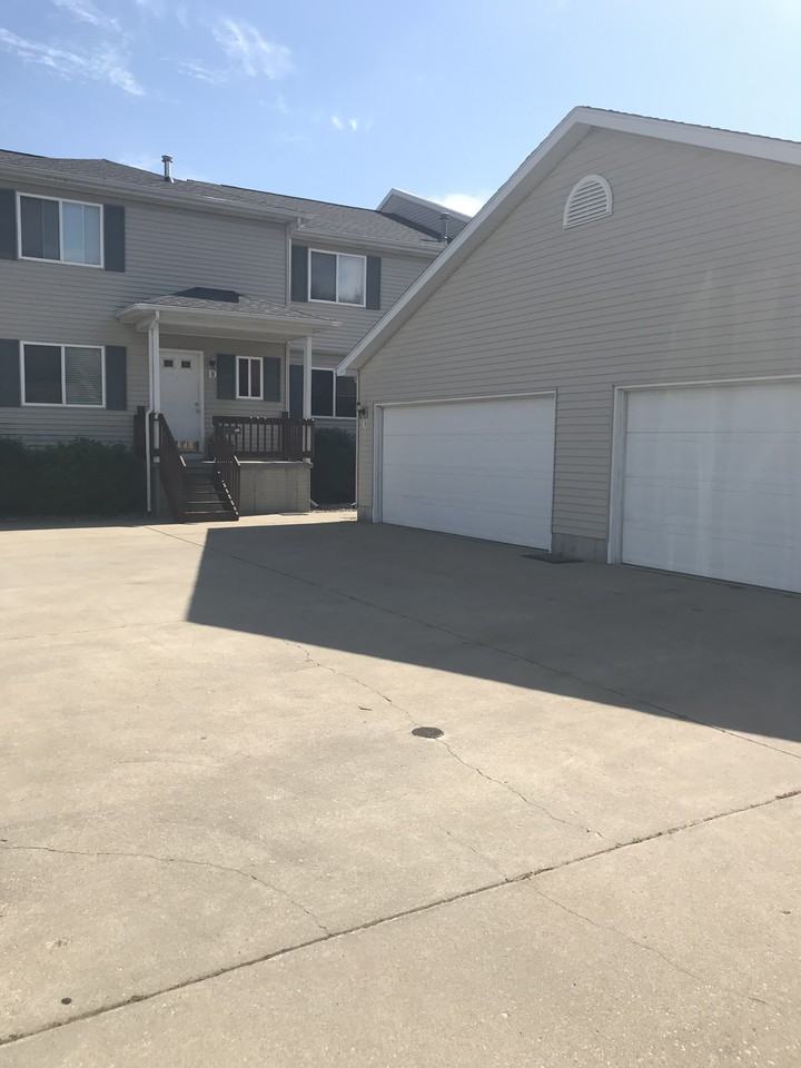 Woodside Condominiums Apartments 1514 Flynn Lane 12 Condo's, Mount