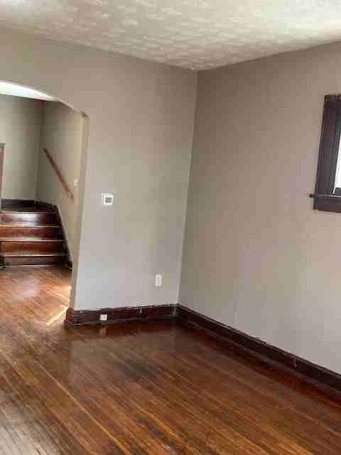 627 East Markison Avenue - Photo 2 of 17