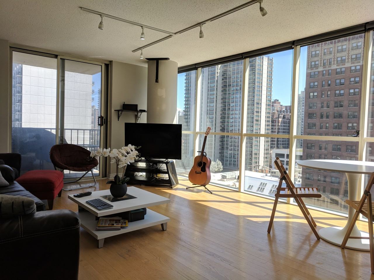 1212 North LaSalle Drive #1002