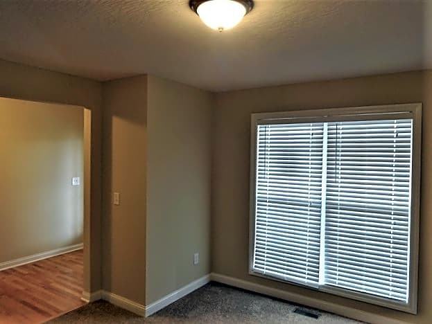 1310 Collins Ave - Photo 2 of 17