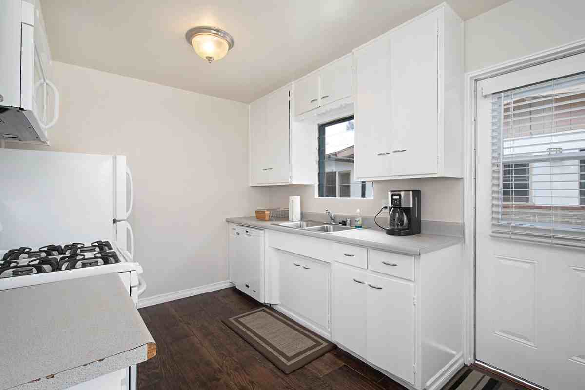 1057 Grand Ave #1057 - Photo 7 of 12