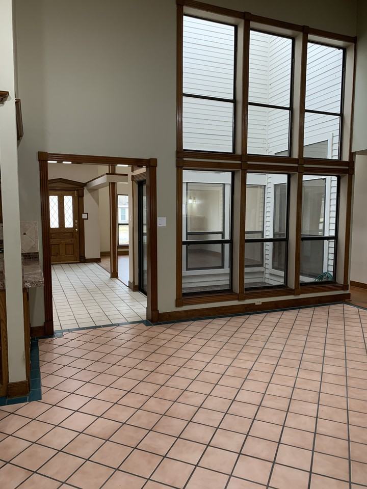 805 Blue Spring Cir - Photo 2 of 30