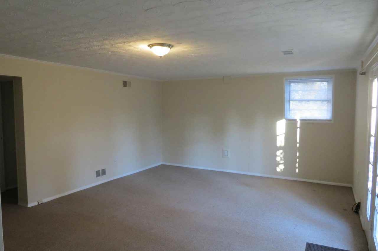 5307 Pooks Hill Rd #LL - Photo 3 of 13