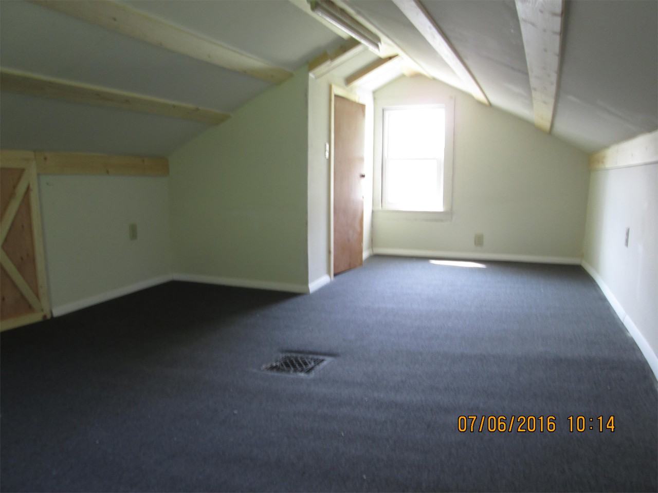 209 Park Dr #1 - Photo 3 of 12