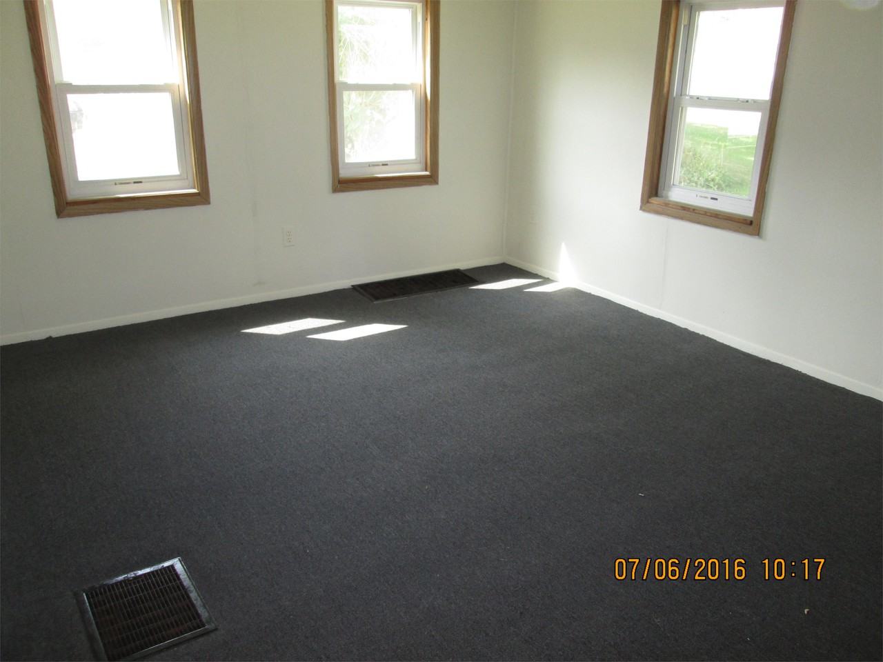 209 Park Dr #1 - Photo 4 of 12