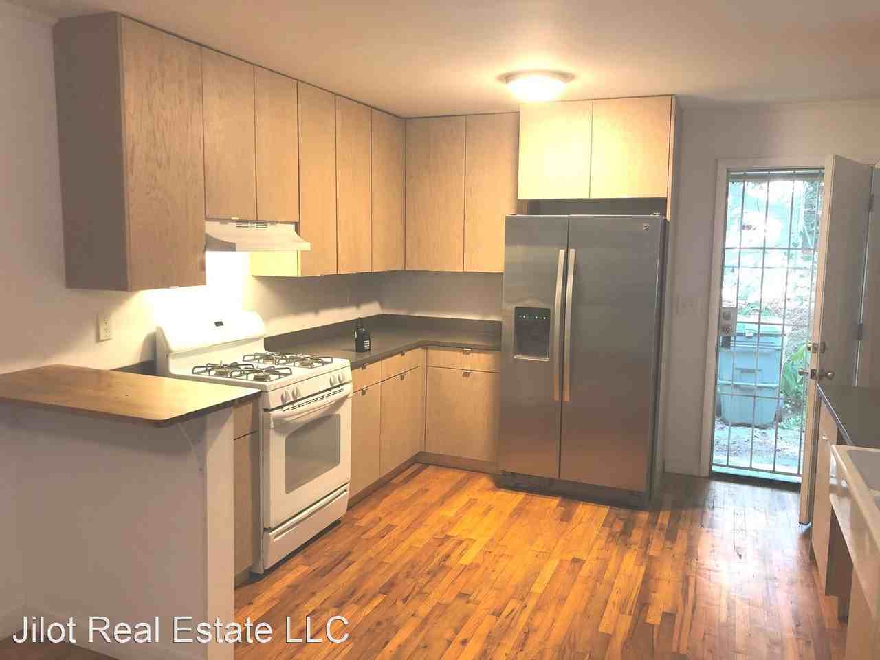 2204 Swallow Cir Se - Photo 3 of 9