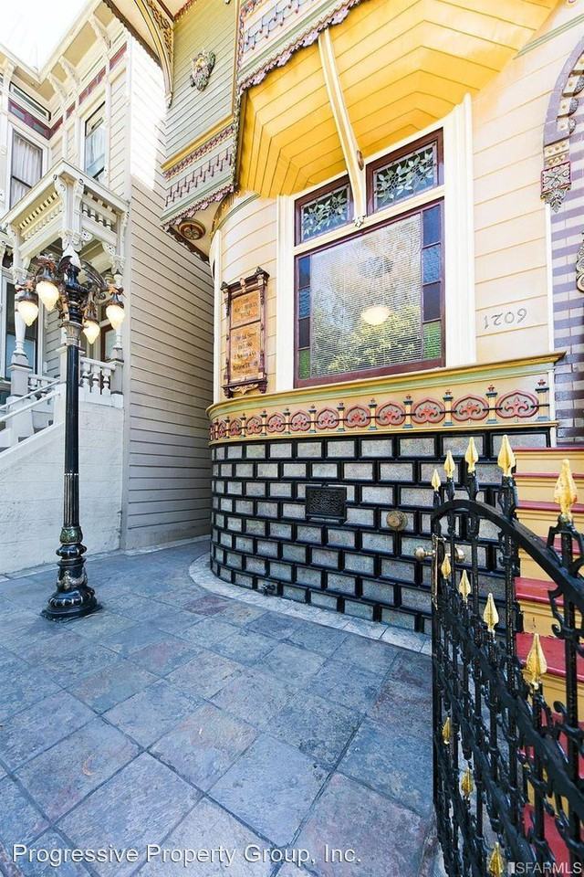 1709 Oak Street - Photo 3 of 26