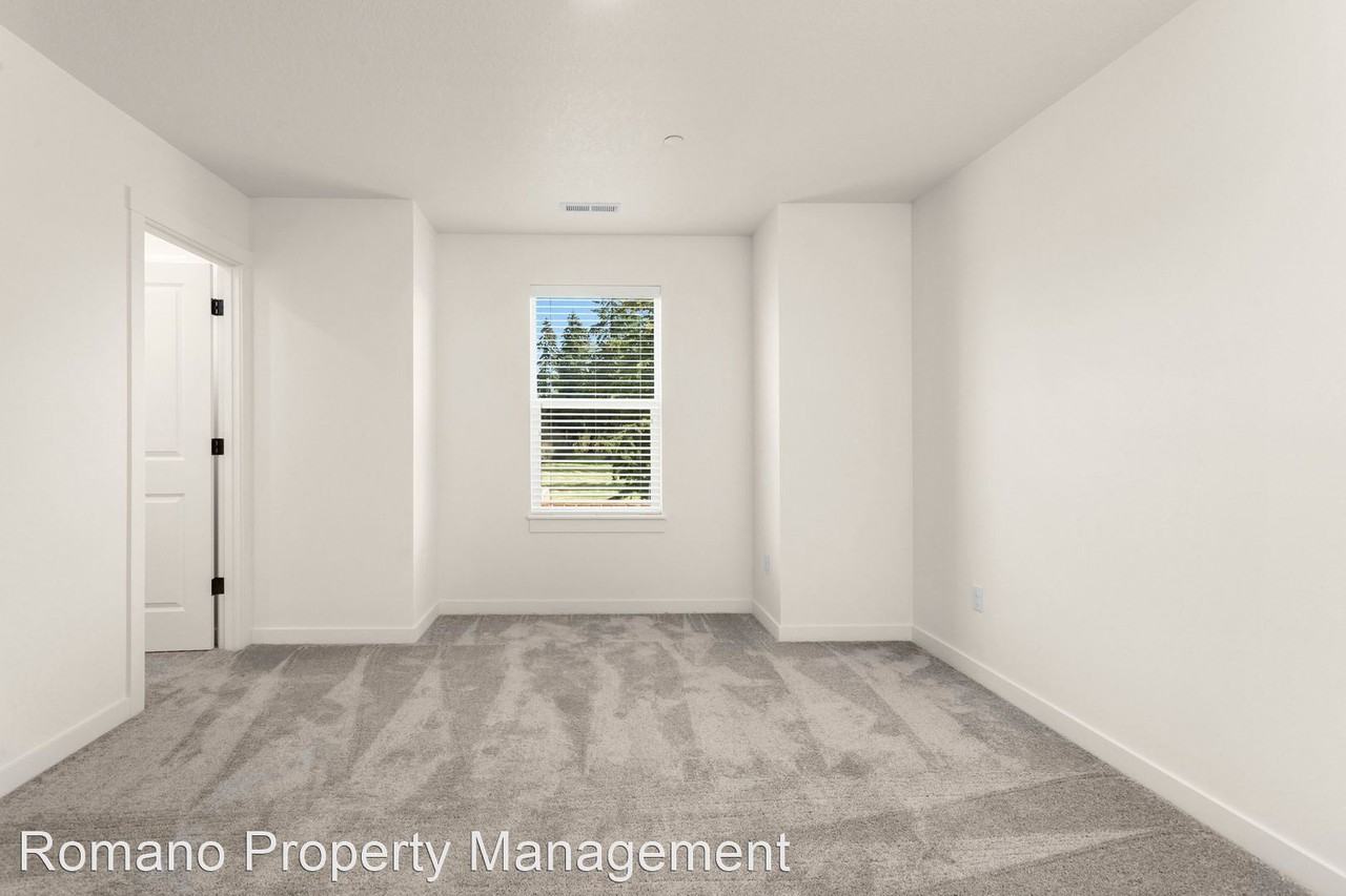 SE 68th Court - Photo 2 of 35