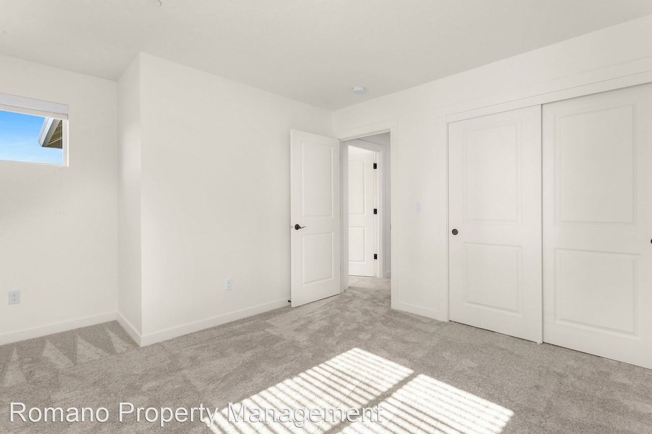 SE 68th Court - Photo 3 of 35