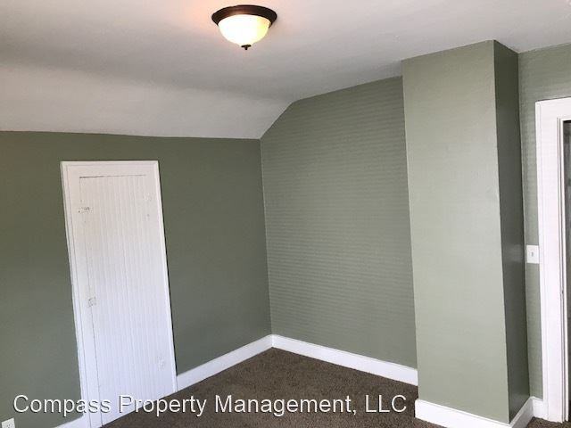 543 Shamrock St SW - Photo 2 of 12