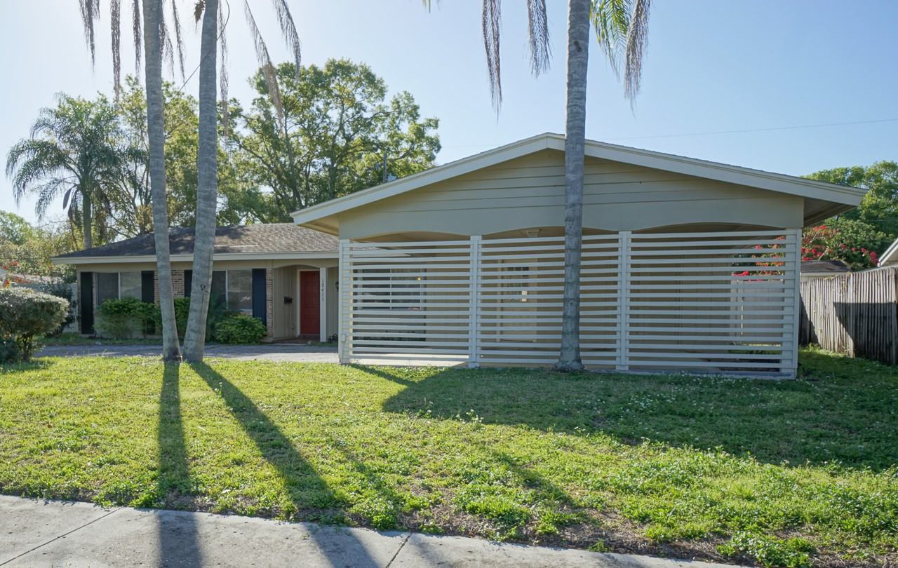 10411 Butia Pl - Photo 2 of 32