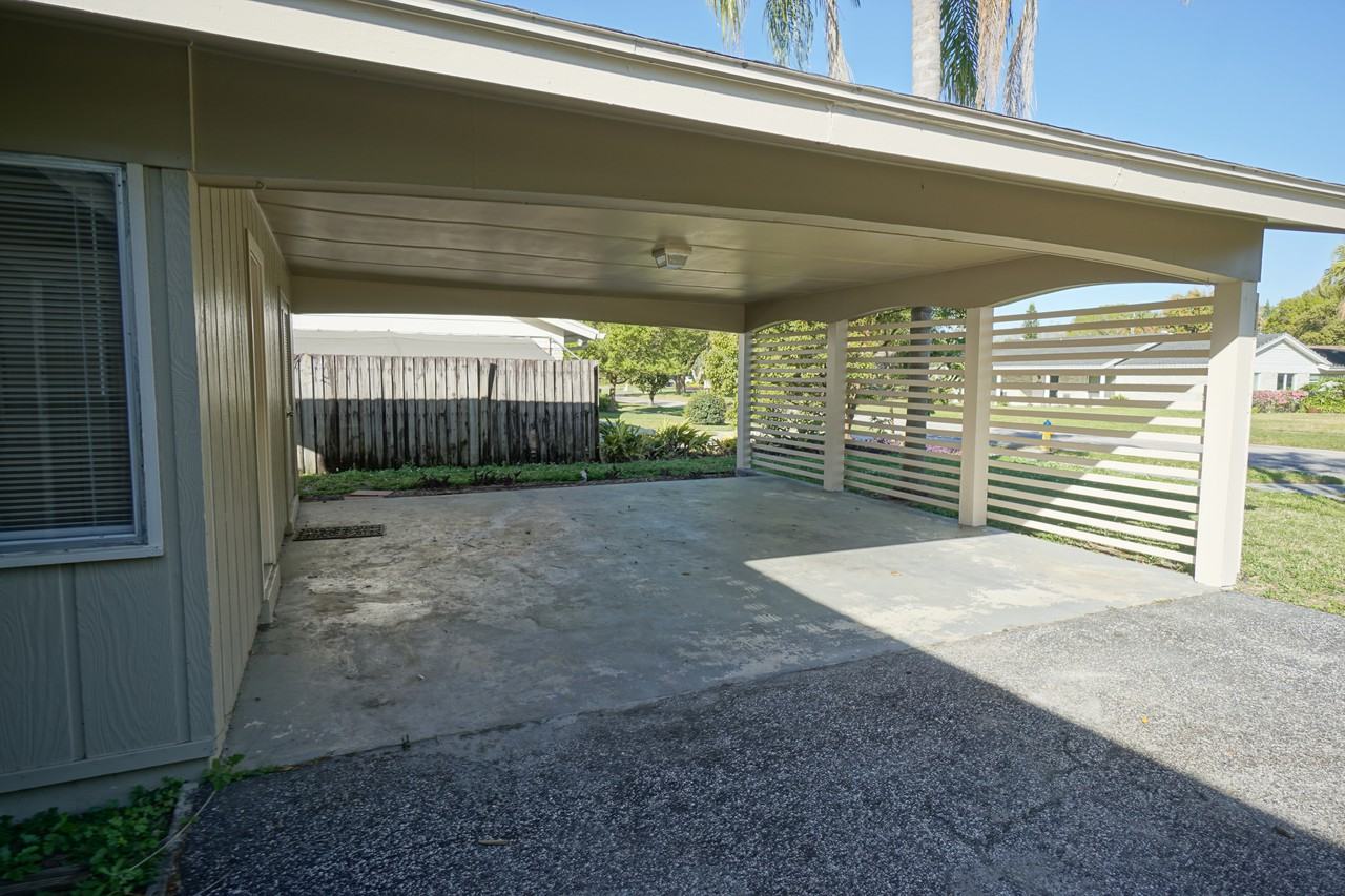 10411 Butia Pl - Photo 3 of 32
