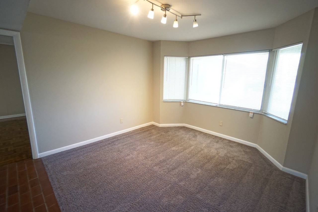 10411 Butia Pl - Photo 7 of 32
