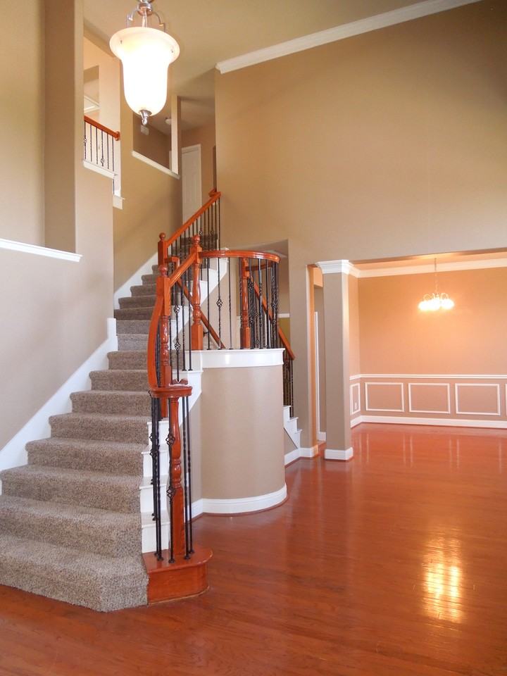 2310 Shoal Creek Ln - Photo 2 of 26