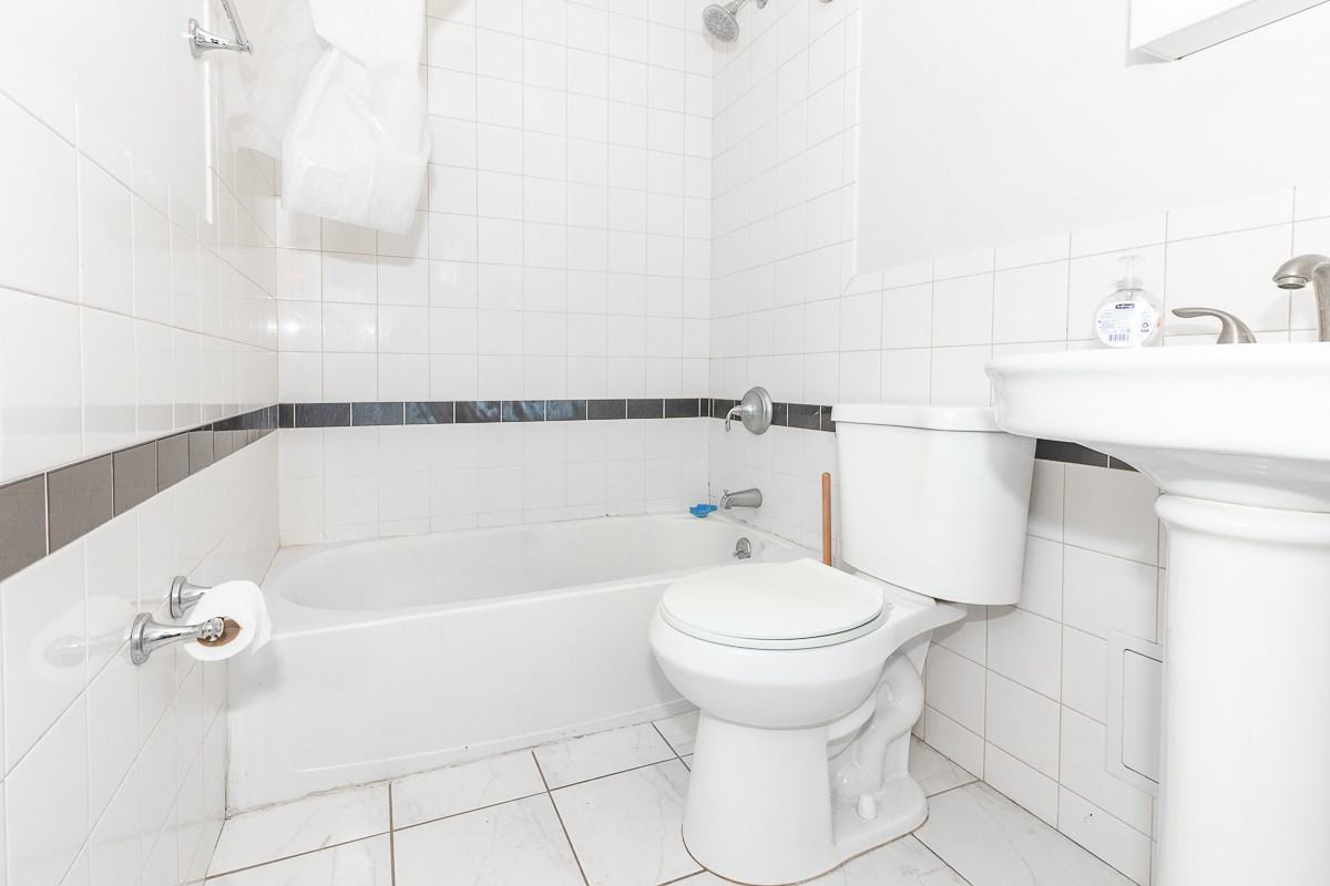 255 Troy Ave #1R - Photo 2 of 8