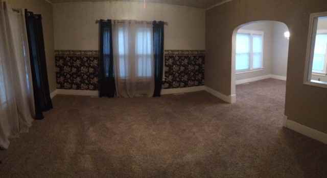 830 S Maple Ave - Photo 3 of 9