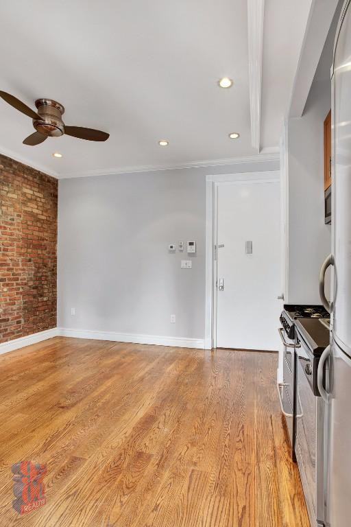 E 1st St #4R - Photo 4 of 6