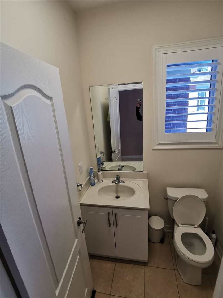 46 Alvin Curling Crescent - Photo 3 of 20