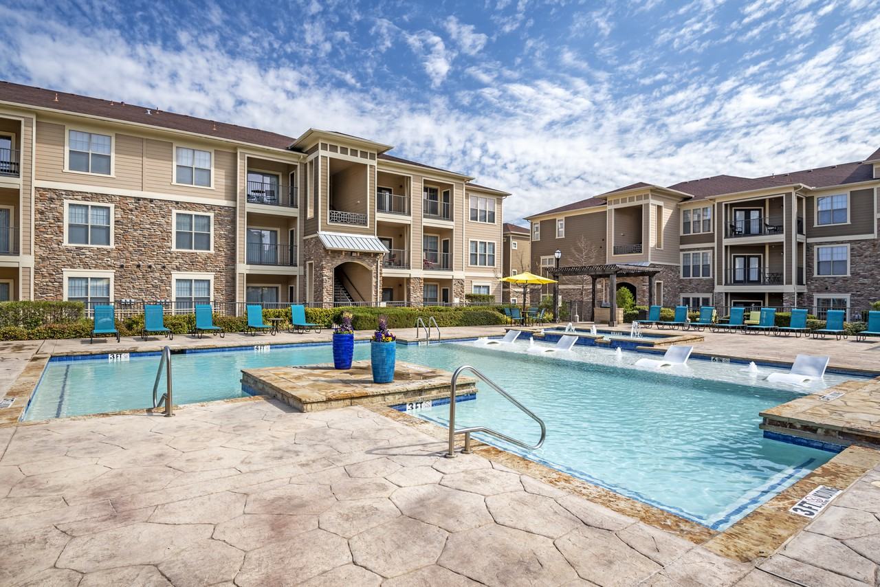 Riverside Villas - Photo 2 of 39