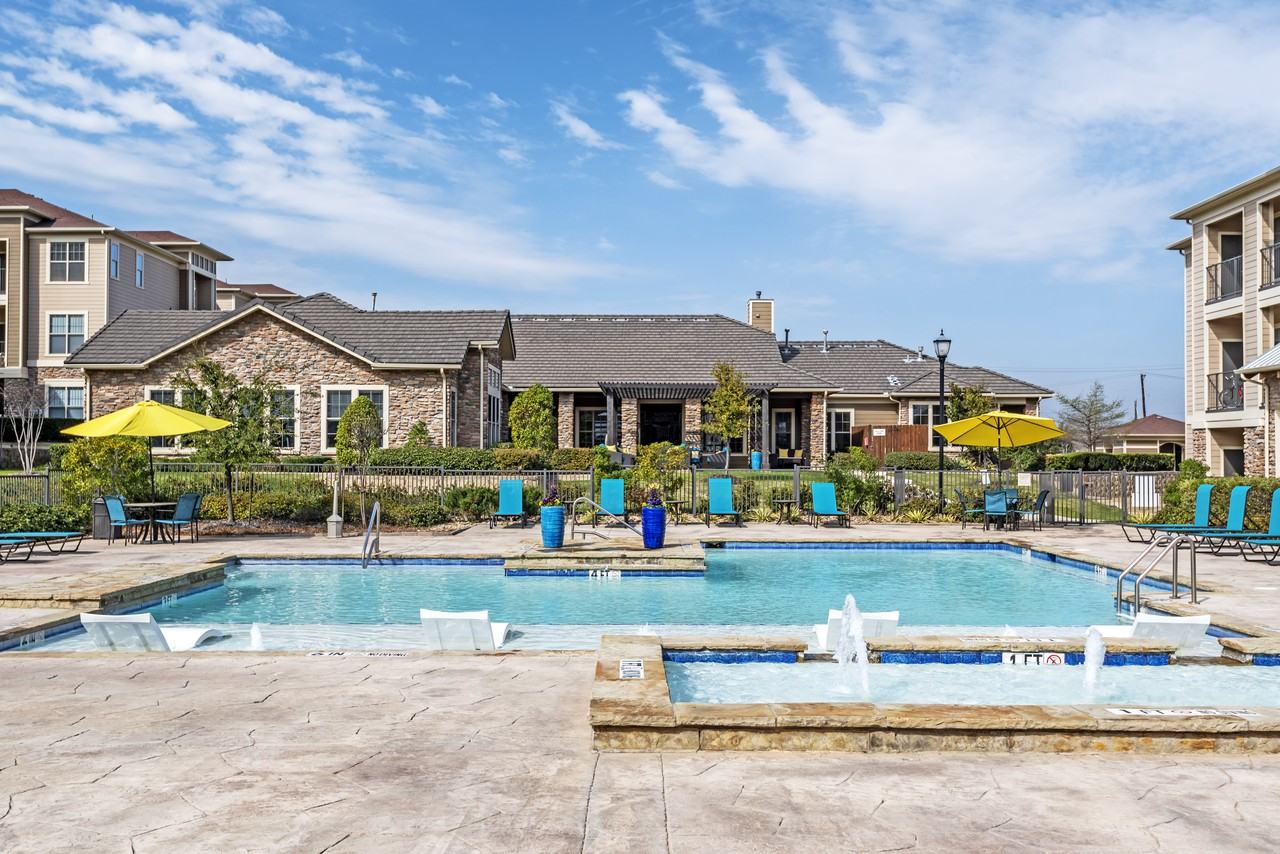 Riverside Villas - Photo 3 of 39