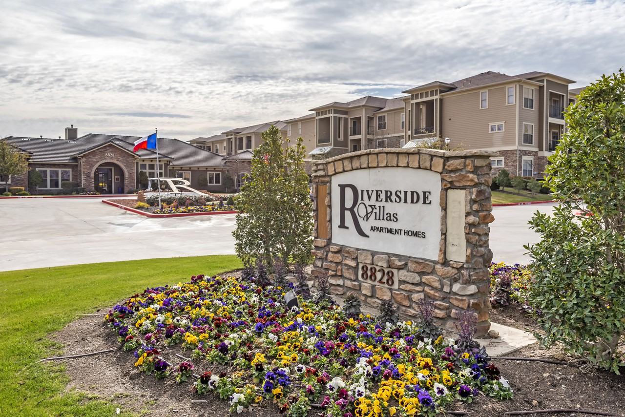 Riverside Villas - Photo 4 of 39