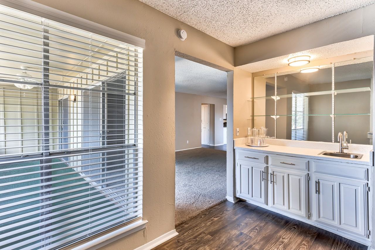 Spring Creek Apartments - Photo 7 of 18