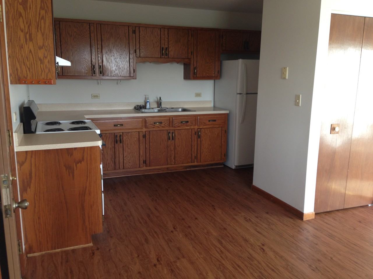 120 Marion St - Photo 2 of 9