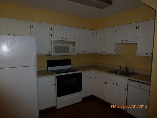 7413 Rokeby Dr - Photo 2 of 12