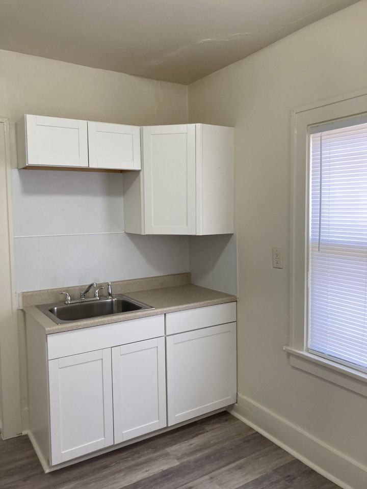 817 West Nebraska Avenue - Photo 3 of 15