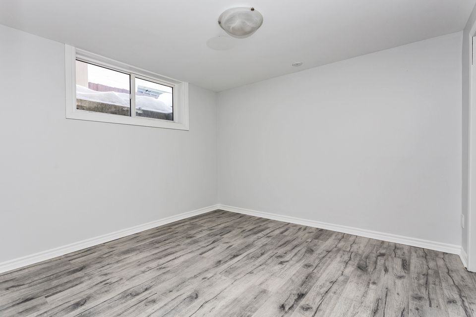 410 Presland Road - Photo 3 of 7