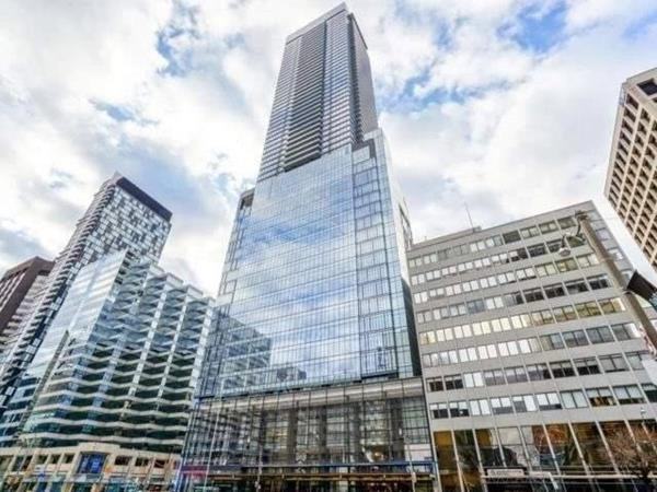 488 University Avenue #3702