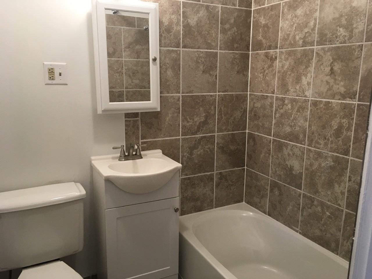 716 Beechurst Avenue - Photo 3 of 11