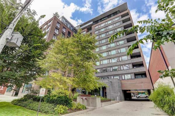 400 Wellington Street West #709