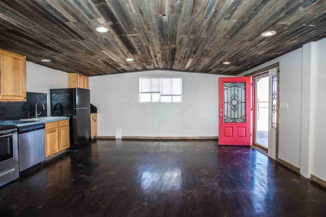 2102 40th St #2102 - Photo 2 of 16