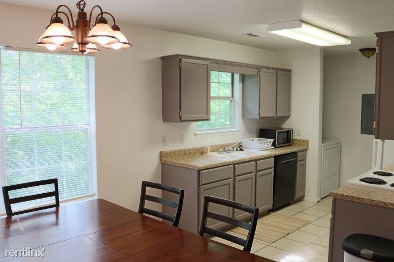 2485 N Brophy Cir - Photo 2 of 12