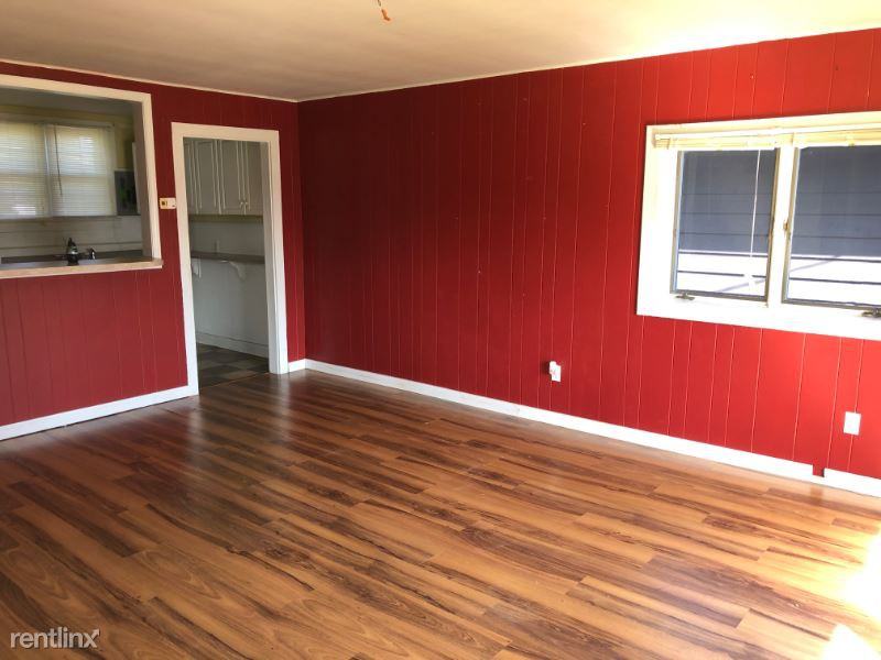 E 9th St - Photo 3 of 14