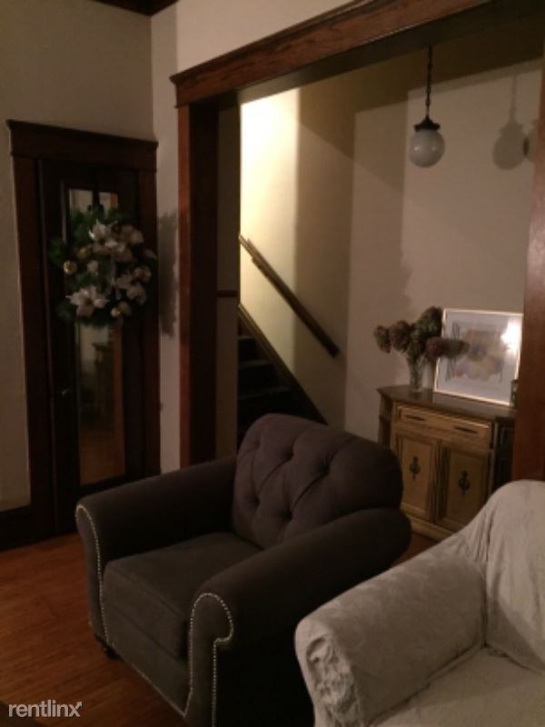 945 Grove St - Photo 2 of 9