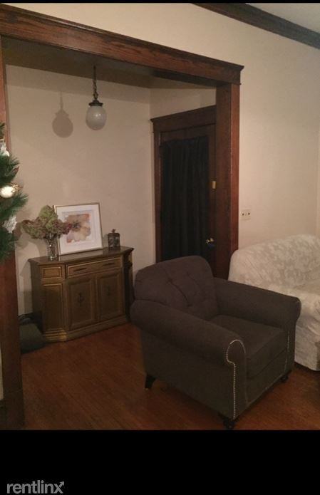 945 Grove St - Photo 3 of 9