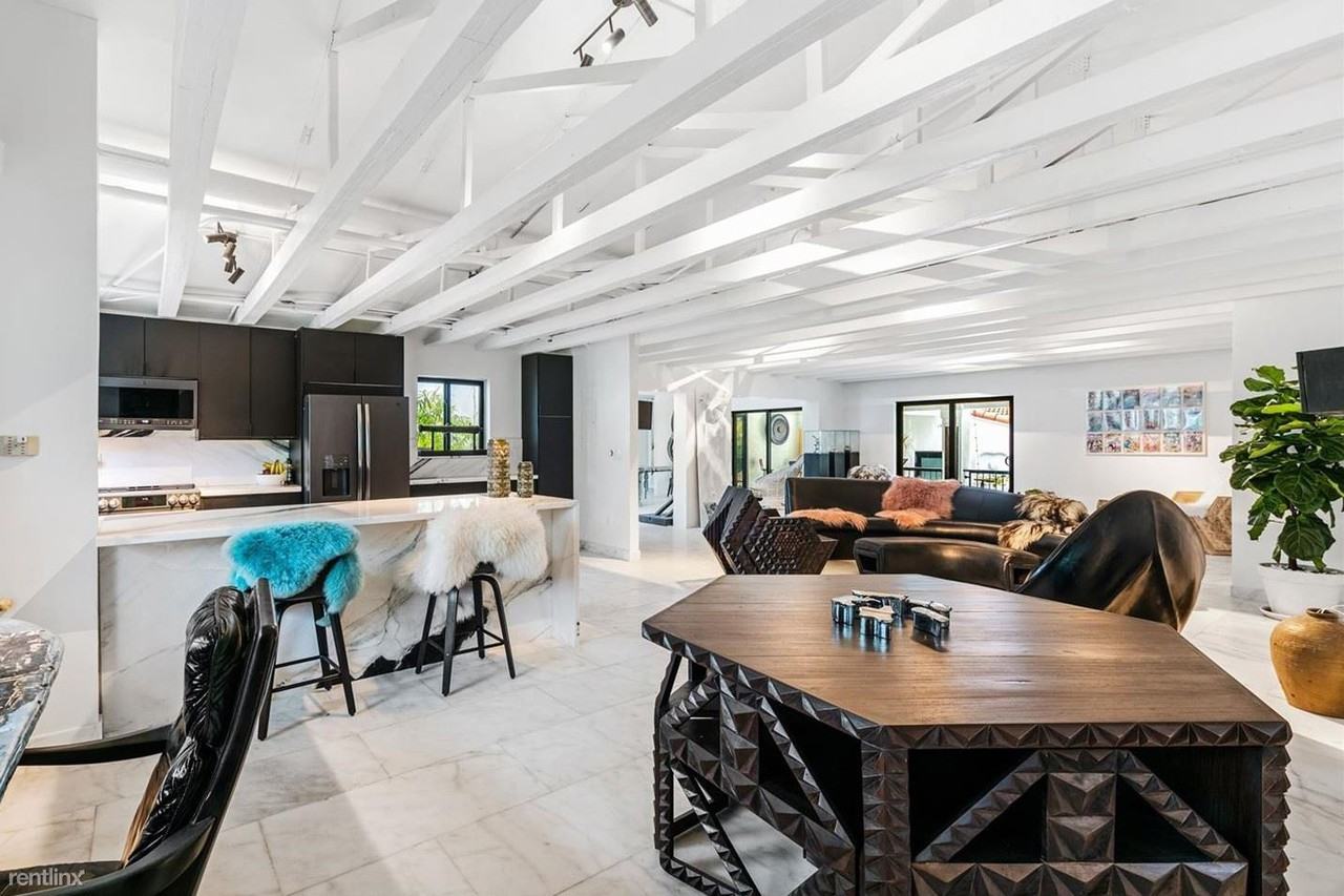 1061 Nw North River Dr #1061 - Photo 3 of 19