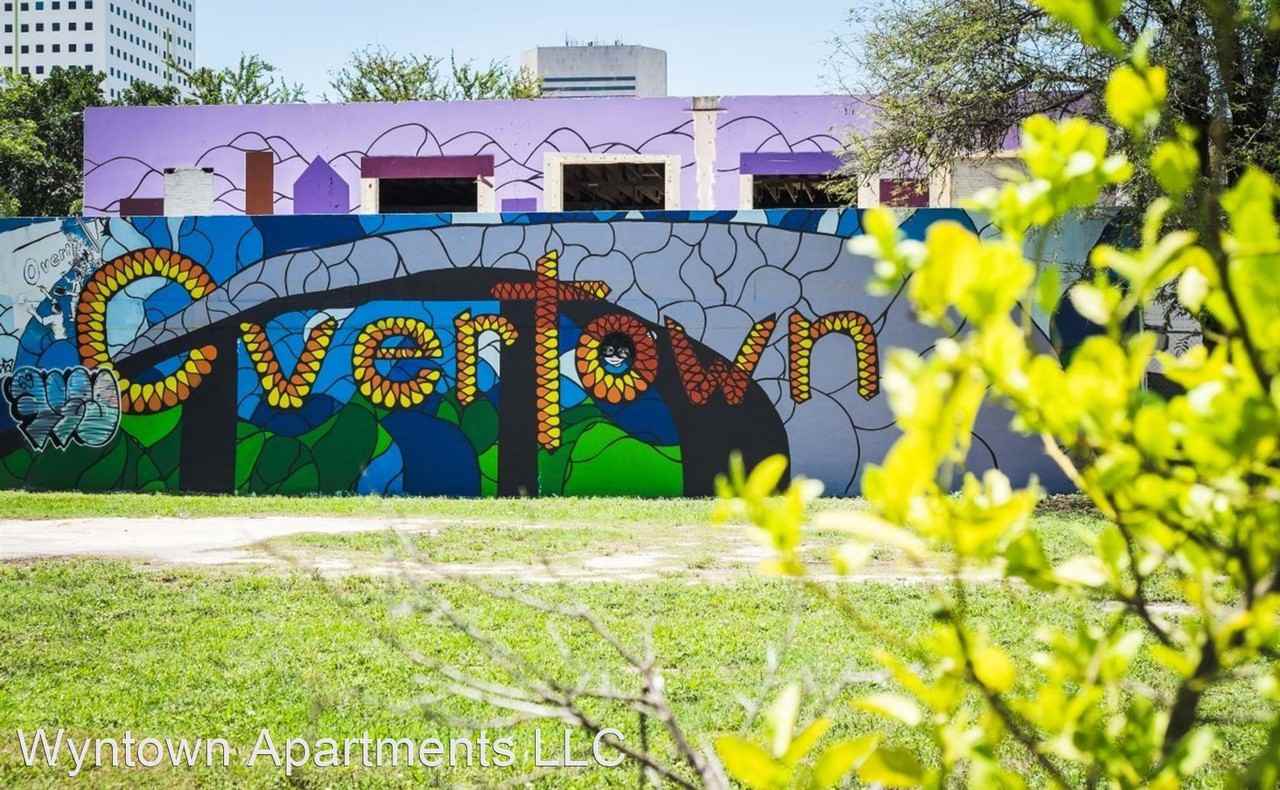 1720 NW 1 PL - Photo 3 of 9