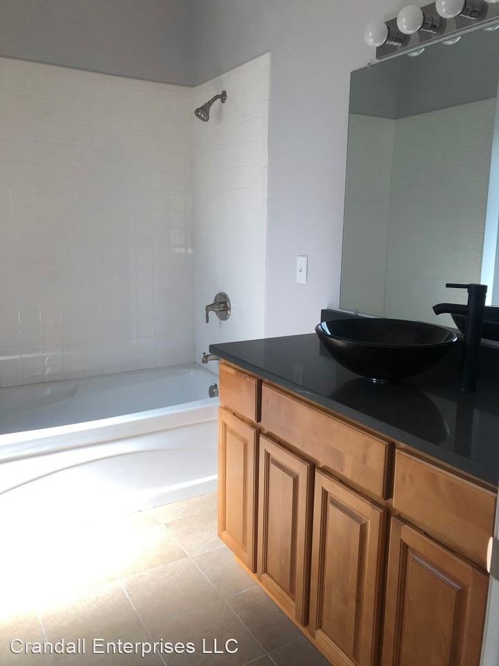 221 Sharon Rd - Photo 2 of 8