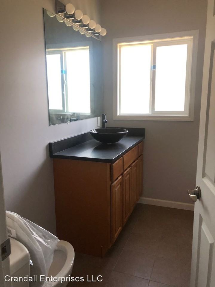 221 Sharon Rd - Photo 3 of 8