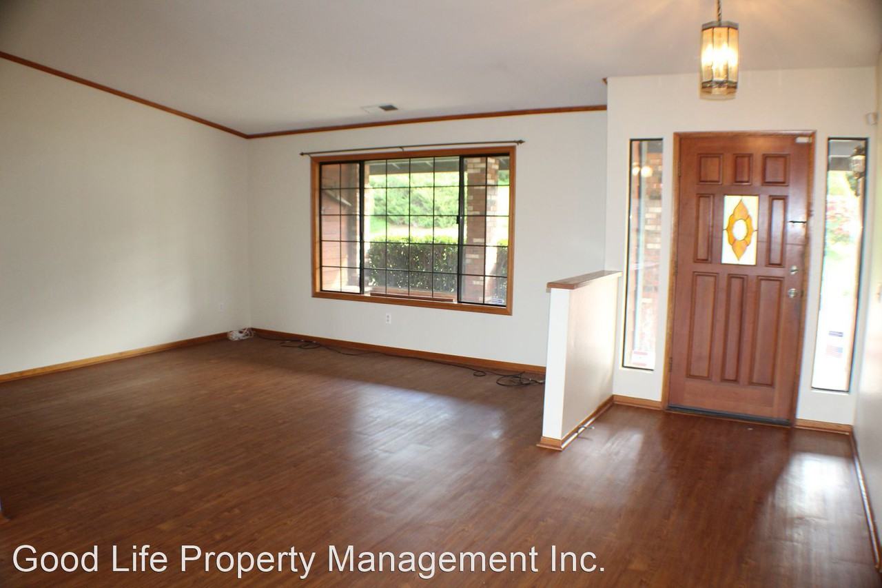 1032 Summit Trl - Photo 2 of 27