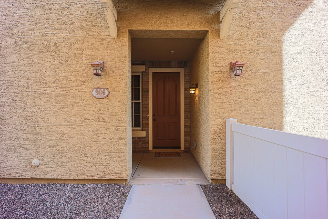 906 S Annie Ln - Photo 3 of 42