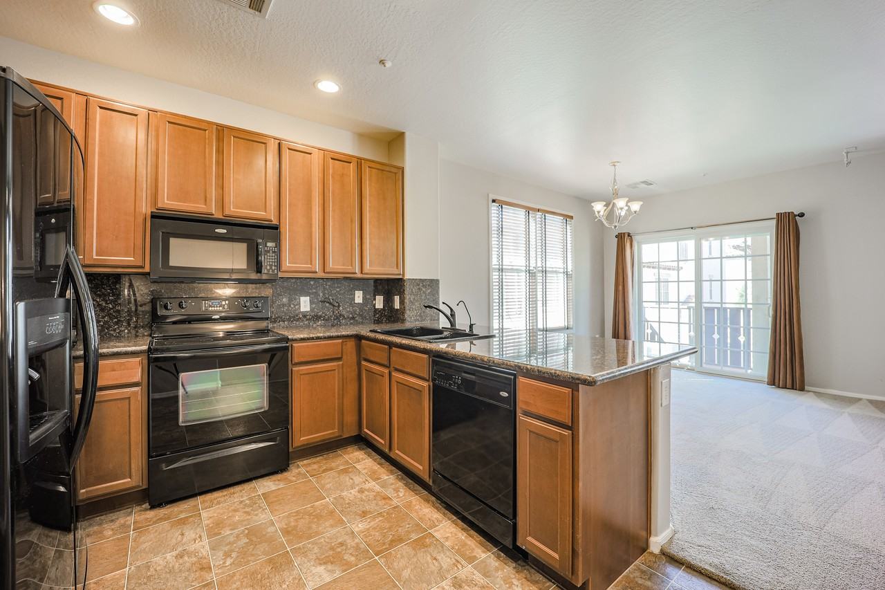 906 S Annie Ln - Photo 6 of 42