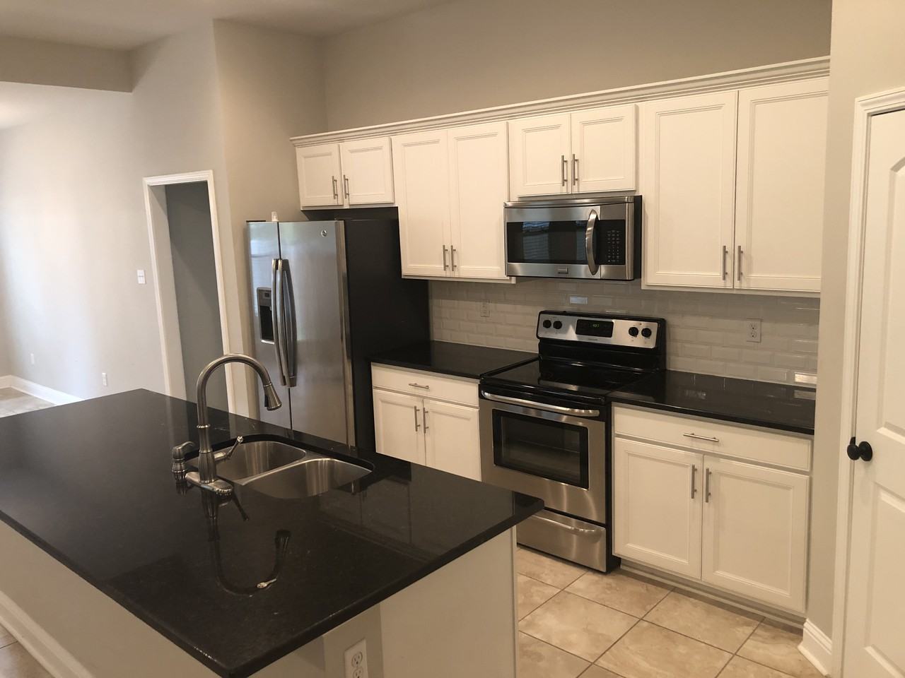 6266 Tiger Trace Avenue - Photo 3 of 15