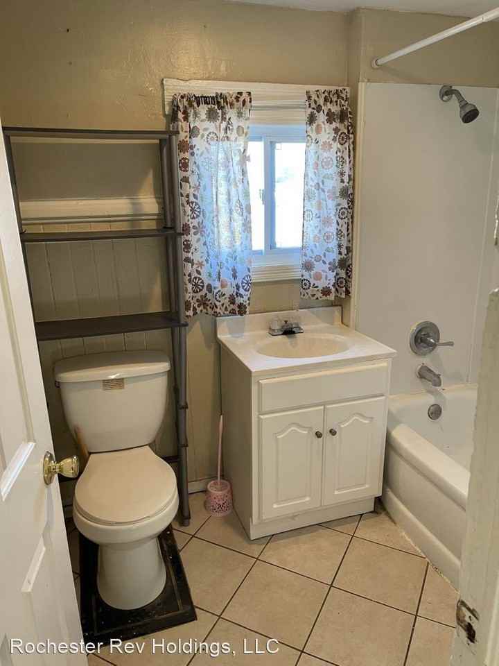 112 Sherman Street - Photo 2 of 5