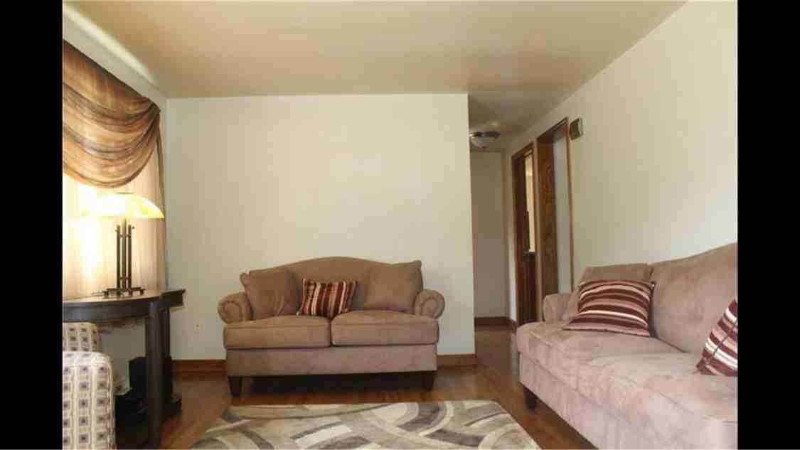 109 Linden Street - Photo 3 of 11