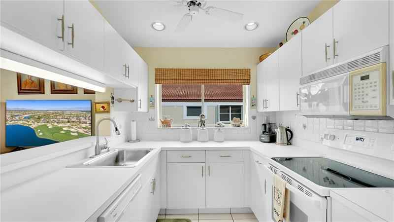 15402 Summer Lake Drive - Photo 2 of 5